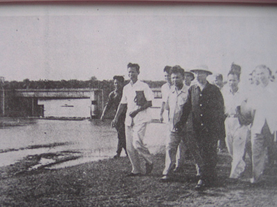 Bác Hồ về thăm đập Đáy năm 1962